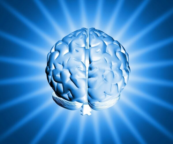 Bleu brain with light coming from within and light rays surrounding it 