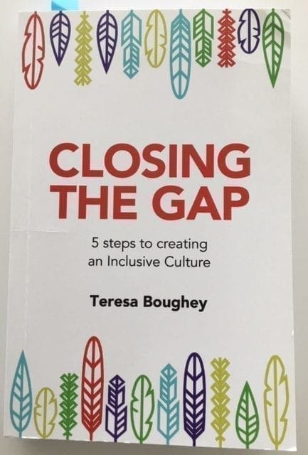 Book cover of Closing the Gap by Teresa Boughey